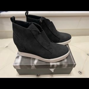 Sneaker Wedges